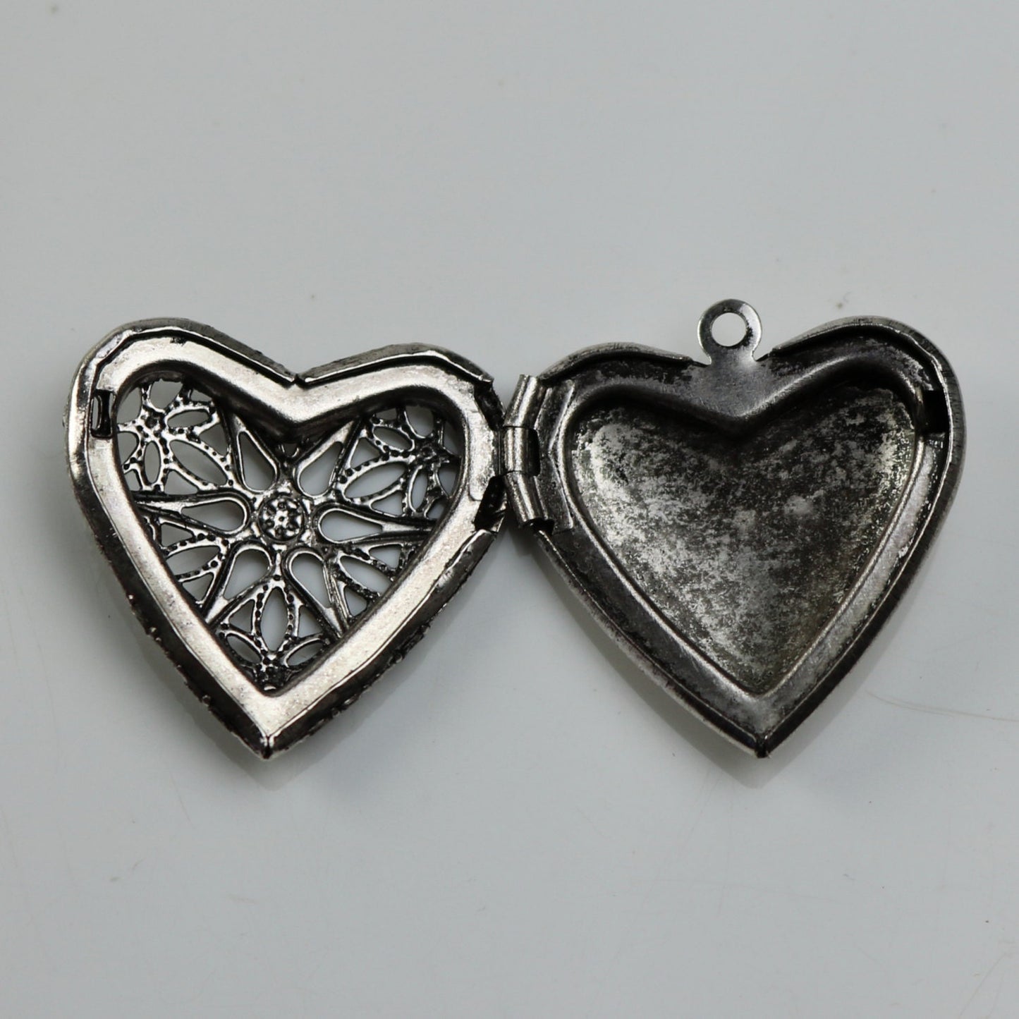 5 pcs Antique SILVER Heart Filigree Locket Pendant Charm - 25mm 1 inch 8mm thickness - Brass Locket Pendant Charm - Ship from California USA