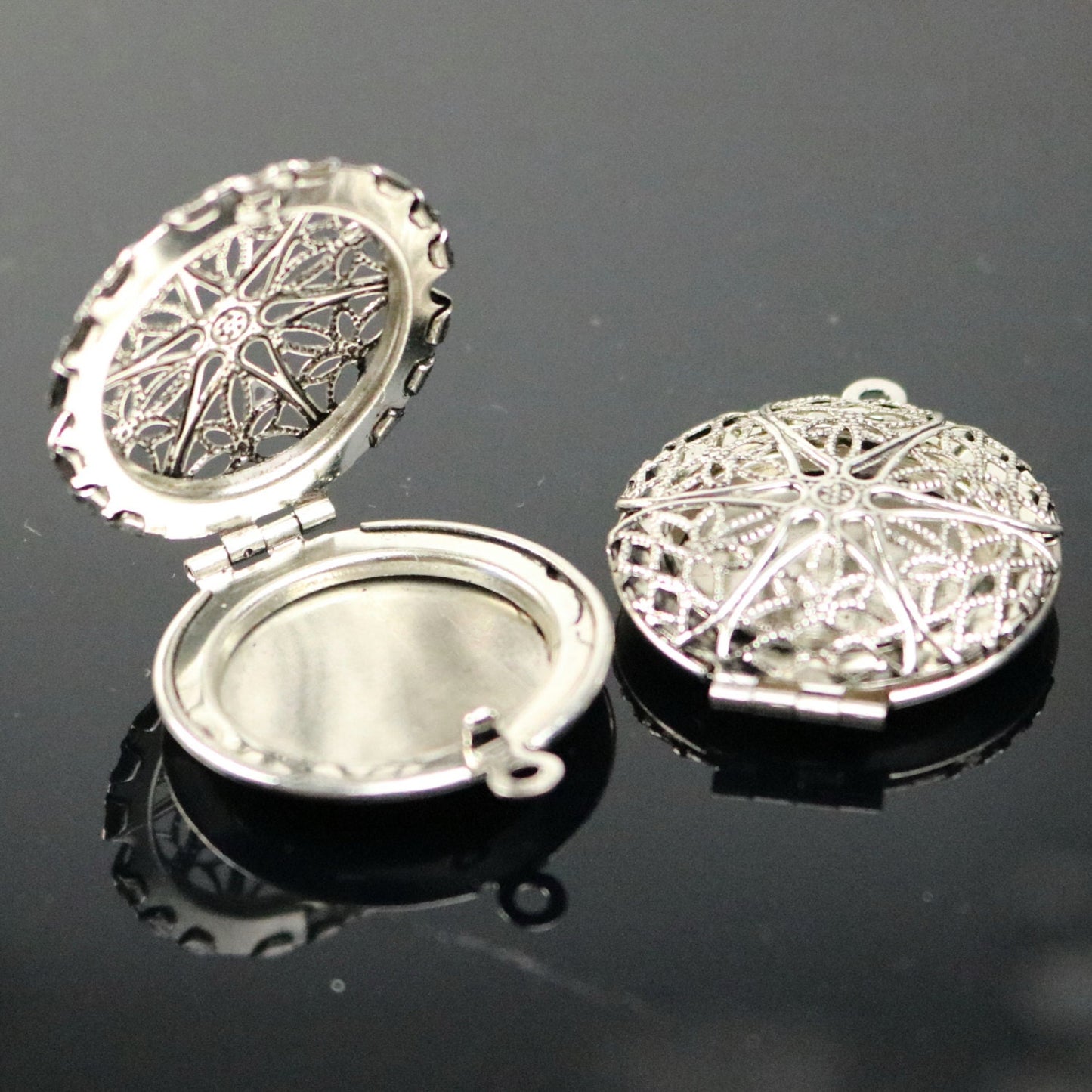 5 pcs Antique SILVER Filigree Locket Pendant Charm - 27x32mm 8mm thickness - Brass Locket Pendant Charm - Ship from California USA