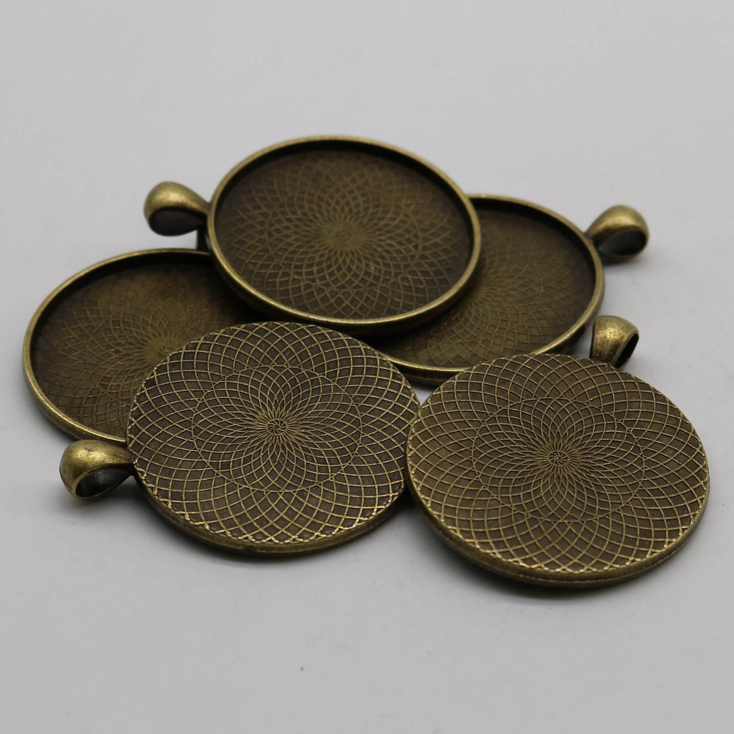 5 pcs Round Antique Brass Bezel - for 35mm app. 1-3/8 inch - Circle Pendant Blank Bezel . for Cabochon Cameo Pendants, Photo Jewelry, Post