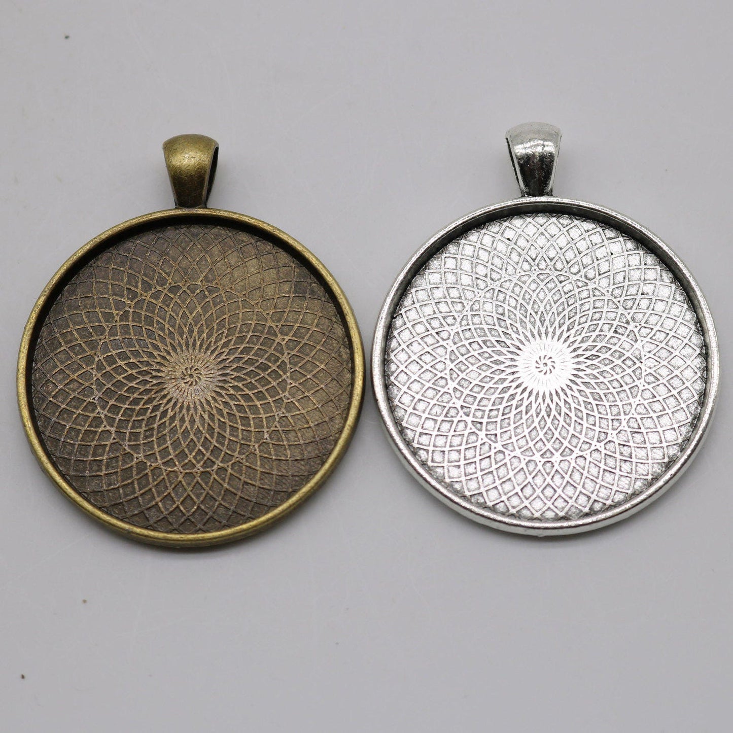 20 pcs Round Antique Silver Bezel - for 35mm app. 1-3/8 inch - Circle Pendant Blank Bezel . for Cabochon Cameo Pendants, Photo Jewelry, Post