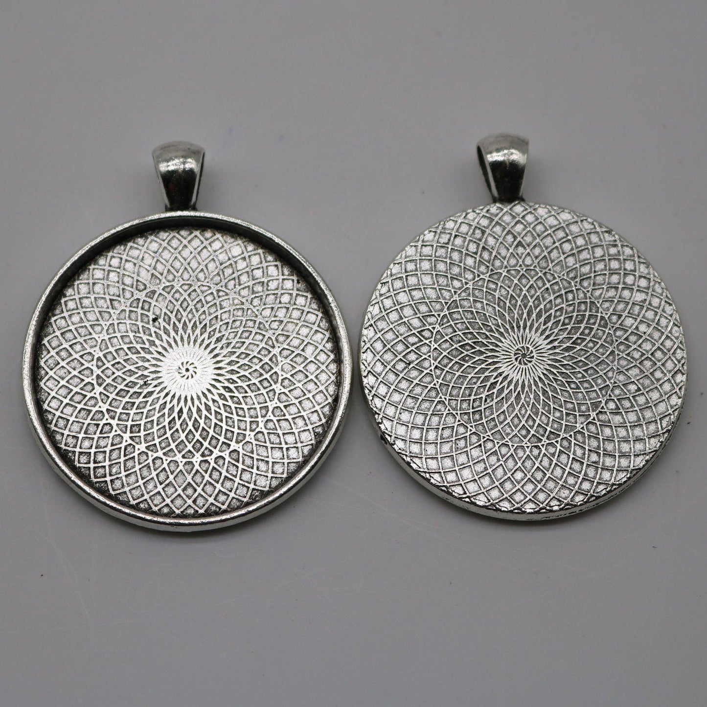 20 pcs Round Antique Silver Bezel - for 35mm app. 1-3/8 inch - Circle Pendant Blank Bezel . for Cabochon Cameo Pendants, Photo Jewelry, Post