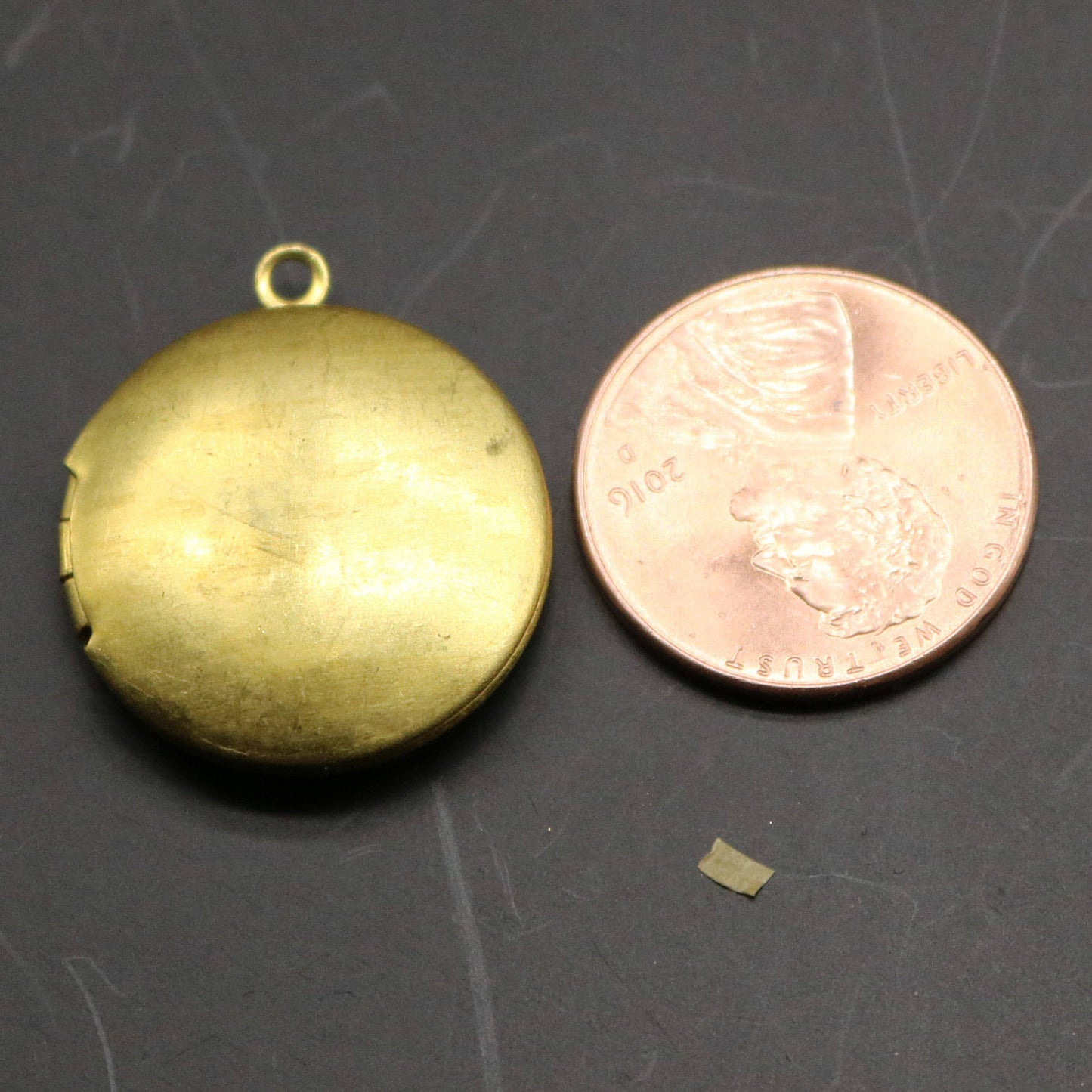 Raw BRASS Filigree Locket PLAIN ROUNd Pendant Charm Dangle - 20x23mm - Brass Locket Pendant Charm - Ship from California USA - D10