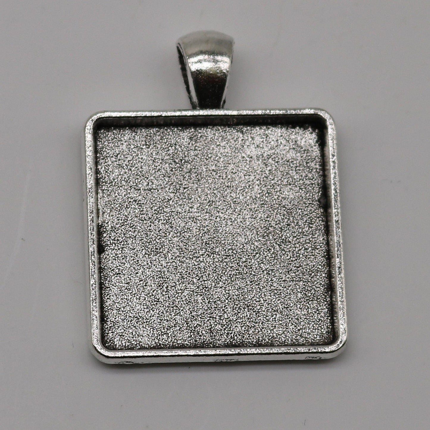 5 Pcs of SQUARE Antique Silver Bezel - for 25mmX25mm GLASS Magnifying Domes Cabochon - Pendant Blank Bezel . for Cabochon, Photo Jewelry