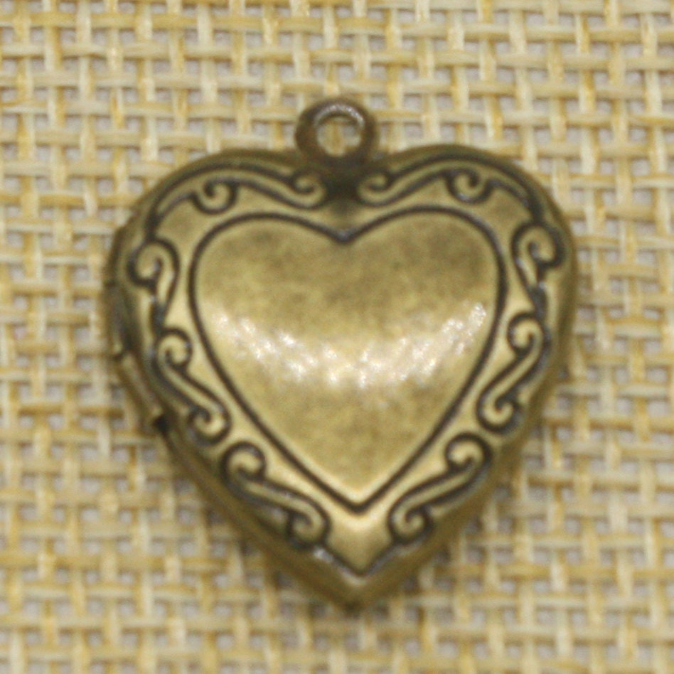 5 pcs Antique Brass Heart Filigree Locket Pendant Charm - 20mm x 20mm - Brass Locket Pendant Charm - Ship from California USA - A3