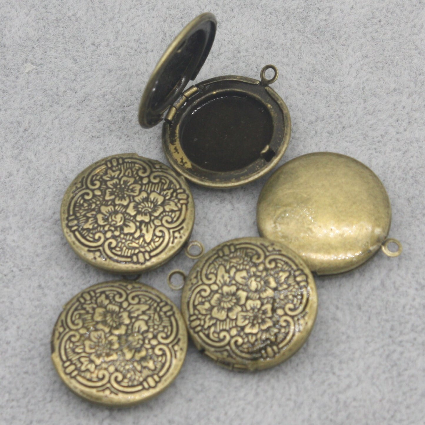 5 pcs Antique BRASS Filigree Locket PLAIN Flower Pendant Charm Dangle - 20mm - Brass Locket Pendant Charm - Ship from California USA - D39