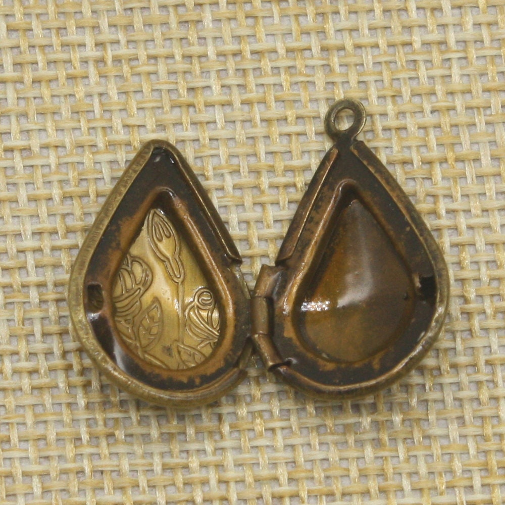 5 pcs Antique BRASS Filigree ROSE Teardrop Locket Pendant Charm Dangle - 20x24mm - Brass Locket Pendant - Ship from California USA - E8