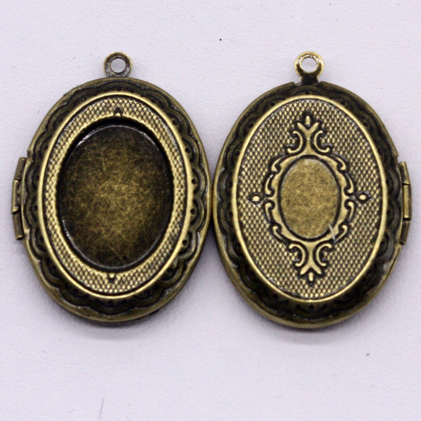 Antique BRASS Filigree Locket Oval Frame Pendant Charm - 24x33mm - Brass Locket Pendant - Ship from California USA - B7