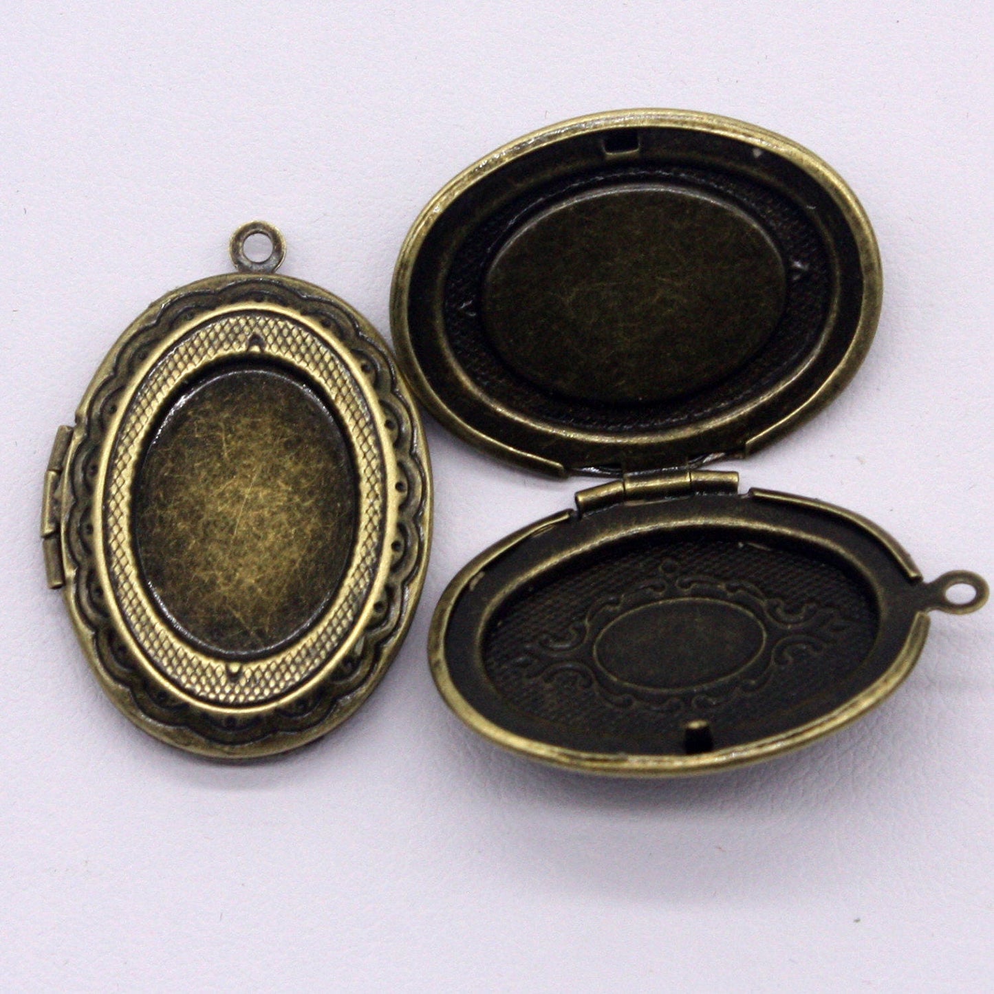 Antique BRASS Filigree Locket Oval Frame Pendant Charm - 24x33mm - Brass Locket Pendant - Ship from California USA - B7