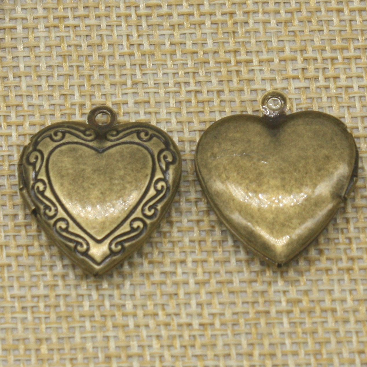 5 pcs Antique Brass Heart Filigree Locket Pendant Charm - 20mm x 20mm - Brass Locket Pendant Charm - Ship from California USA - A3