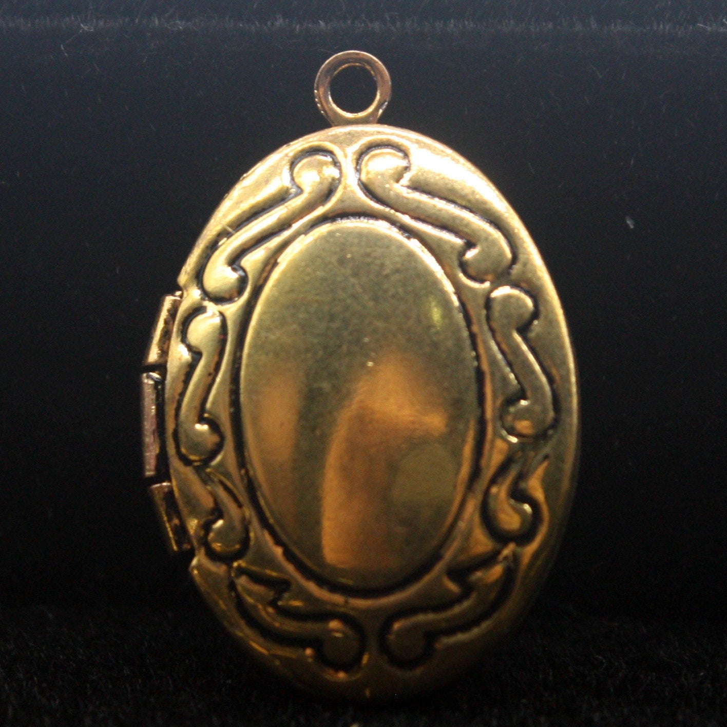 5 pcs Antique GOLD Filigree Locket Oval Pendant Charm Dangle - 16x19mm - Brass Locket Pendant Charm - Ship from California USA - B43