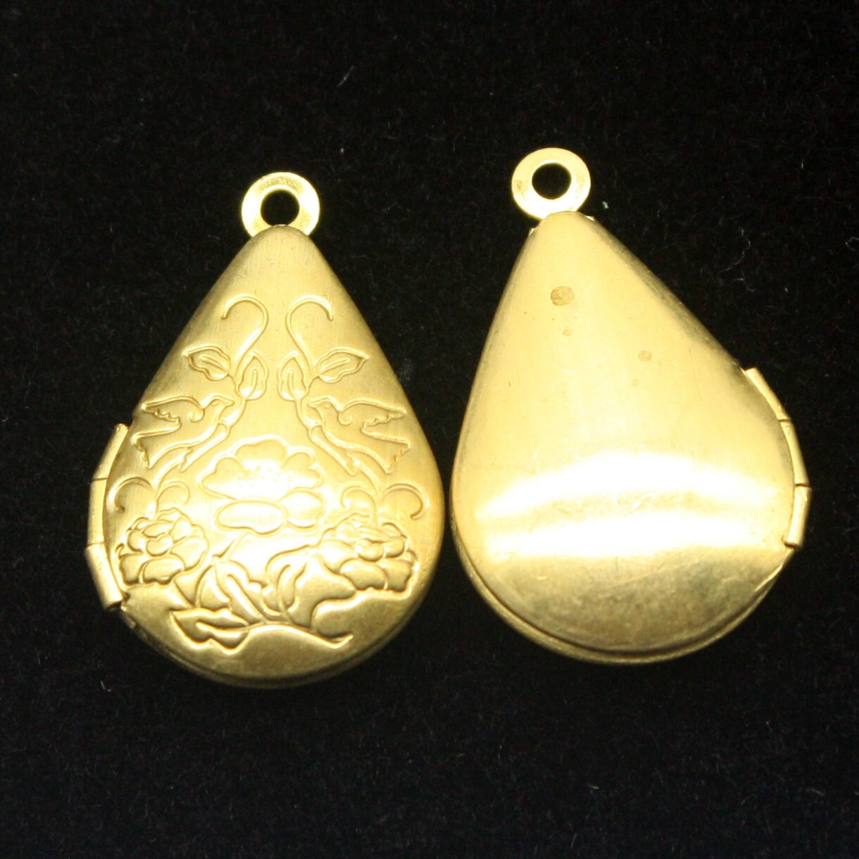 raw BRASS Filigree FLOWER Teardrop Locket Pendant Charm Dangle - 20x24mm - Brass Locket Pendant - Ship from California USA - B5