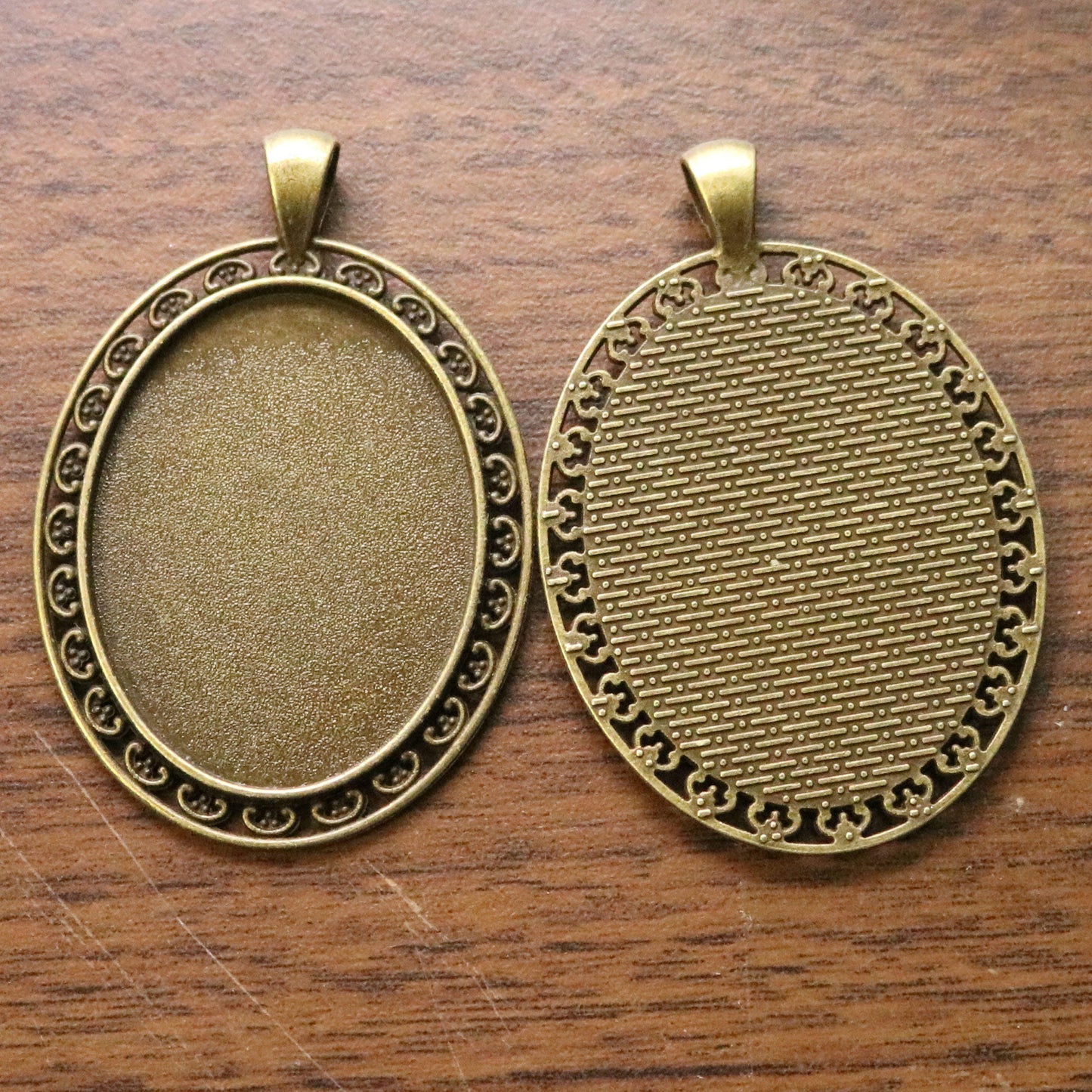 50 pcs Oval Antique Brass Bezel - for 30x40mm - Oval Pendant Blank Bezel for Cabochon Cameo Pendants, Photo Jewelry - T154