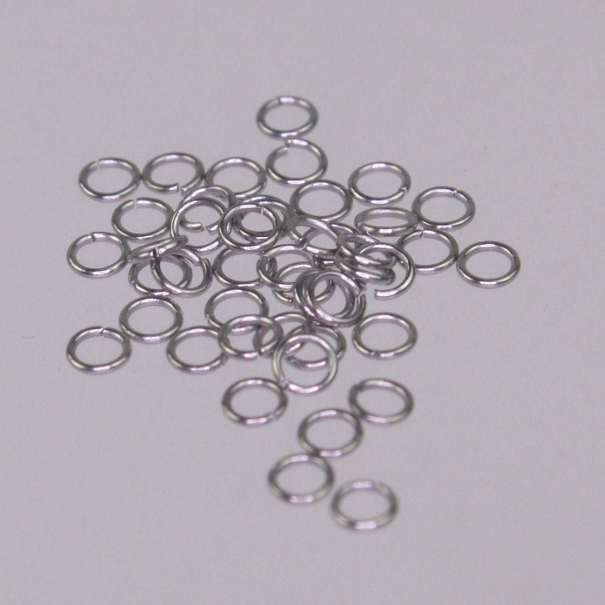 Jump RINGS 100 pcs of STAINLESS Steel Jump Rings Link Micro Surgical Jumprings 2.5mm 26G Necklace Bracelet Jump Rings Bulk Jumprings