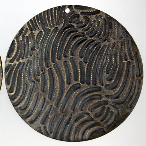 10 pcs of Antiqued Brass BIG Disc - 60mm Diameter - Patterned Drop big circle