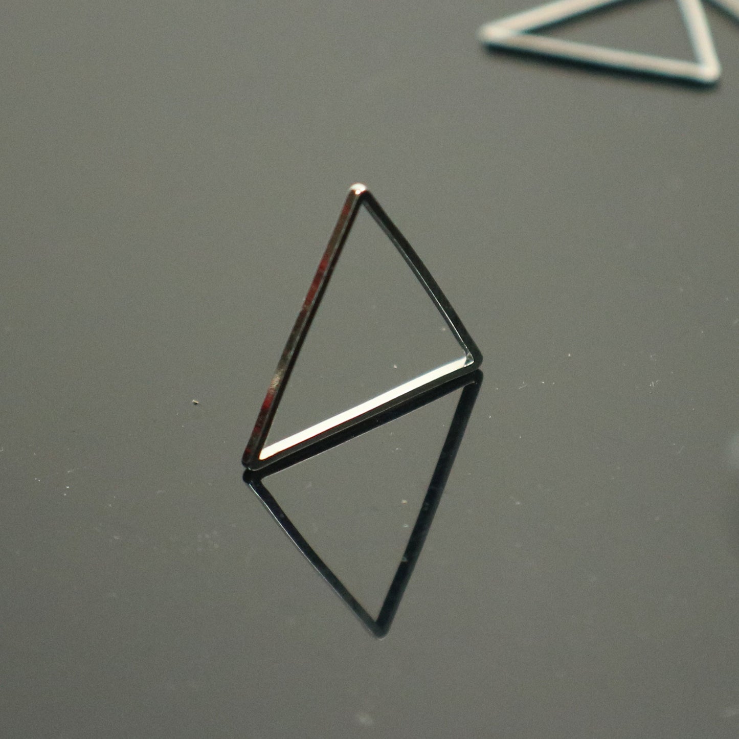 20mm Triangle Link Brass Connectors Closed Loop Jump Rings - 20mm x 1.0mm thickness - from California USA