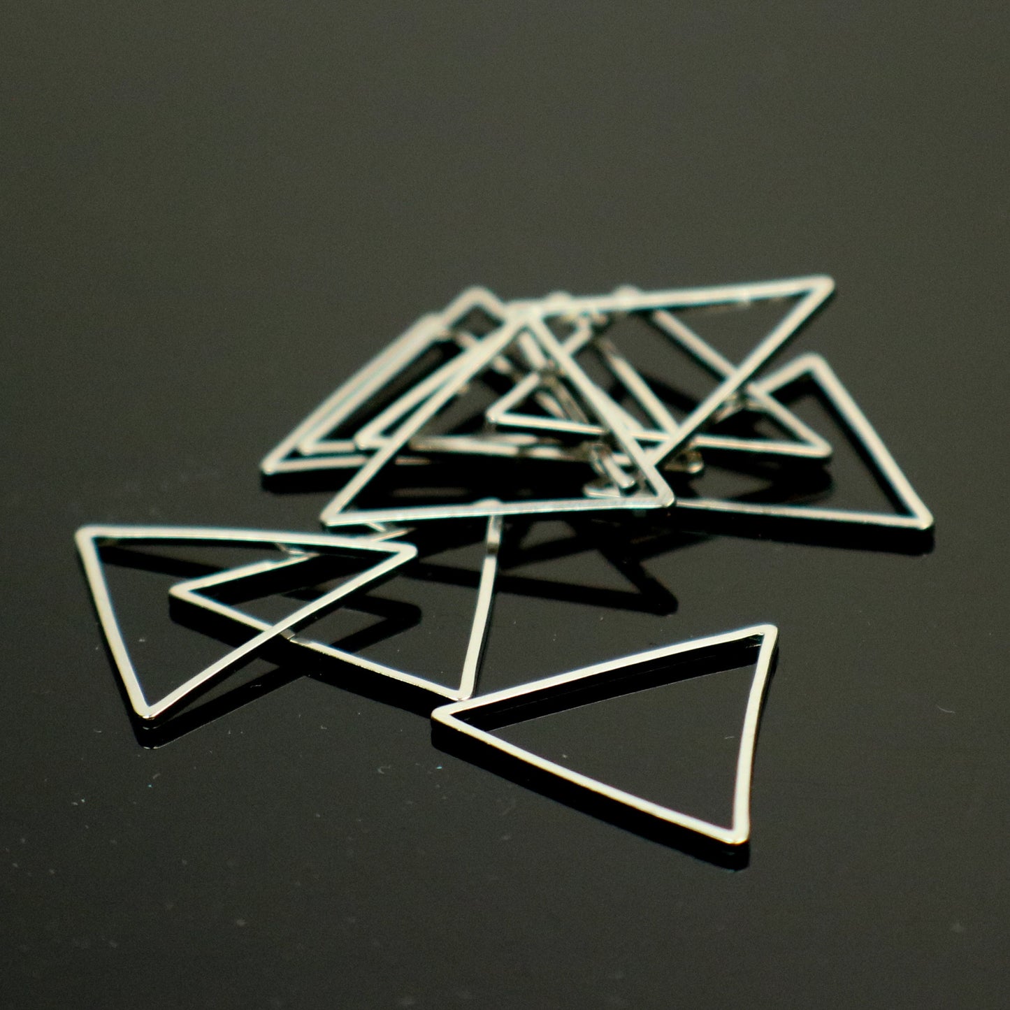 20mm Triangle Link Brass Connectors Closed Loop Jump Rings - 20mm x 1.0mm thickness - from California USA