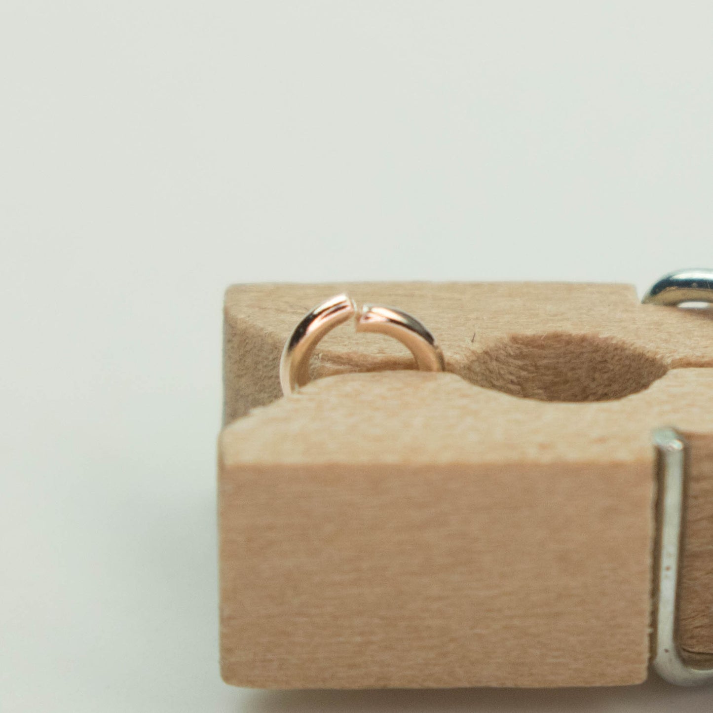 Rose Gold Jump Ring Bulk Open Link - 4mm - 200 Pcs - 0.7mm 21G 21 Gauge Thickness - Round Jewelry Finding Making Connector Jumpring - 7x4mm