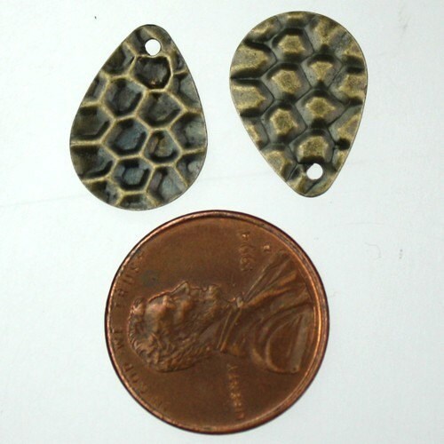 50 pcs of antiqued brass finished hammered filigree Tear Drop drops - 16.3x12mm
