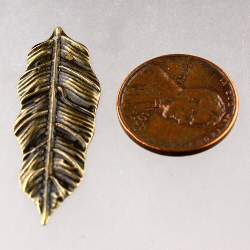 20 pcs of Antique Brass Metal Leaf Dangle Drop Pendant - 38x14mm