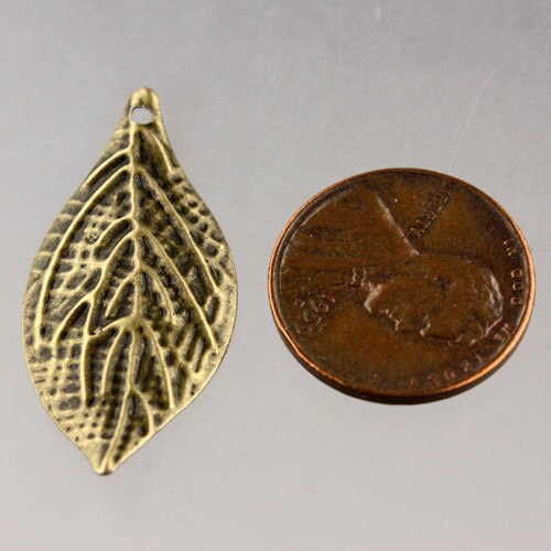 20 pcs of Antique Brass Metal Leaf Dangle Drop Pendant - 33x16mm