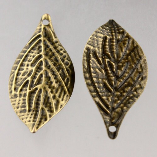 20 pcs of Antique Brass Metal Leaf Dangle Drop Pendant - 33x16mm