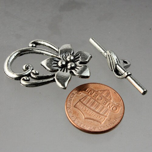 10 sets of Antique Silver Flower Sturdy Toggle Clasps