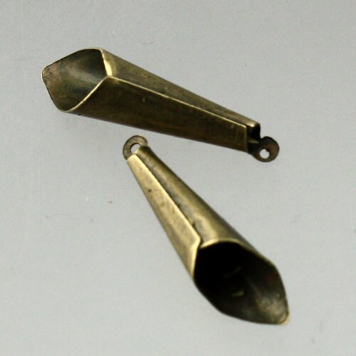 20 pcs of Antique Brass finished Plain cone dangle - 25x6.5mm