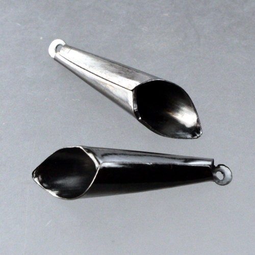 SALE Sale 100 pcs of Gunmetal finished Plain cone dangle - 25x6.5mm