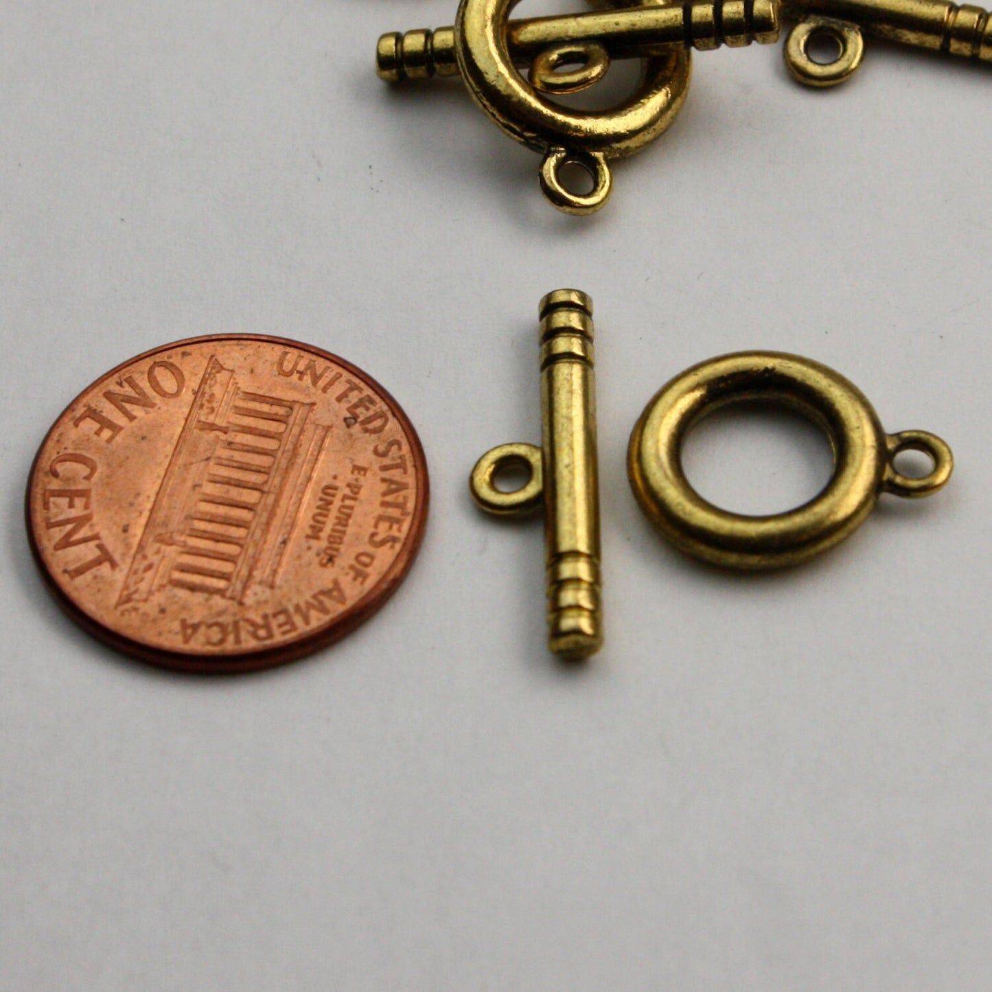 25 sets of Antique Gold Toggle Clasps - Ship from California USA