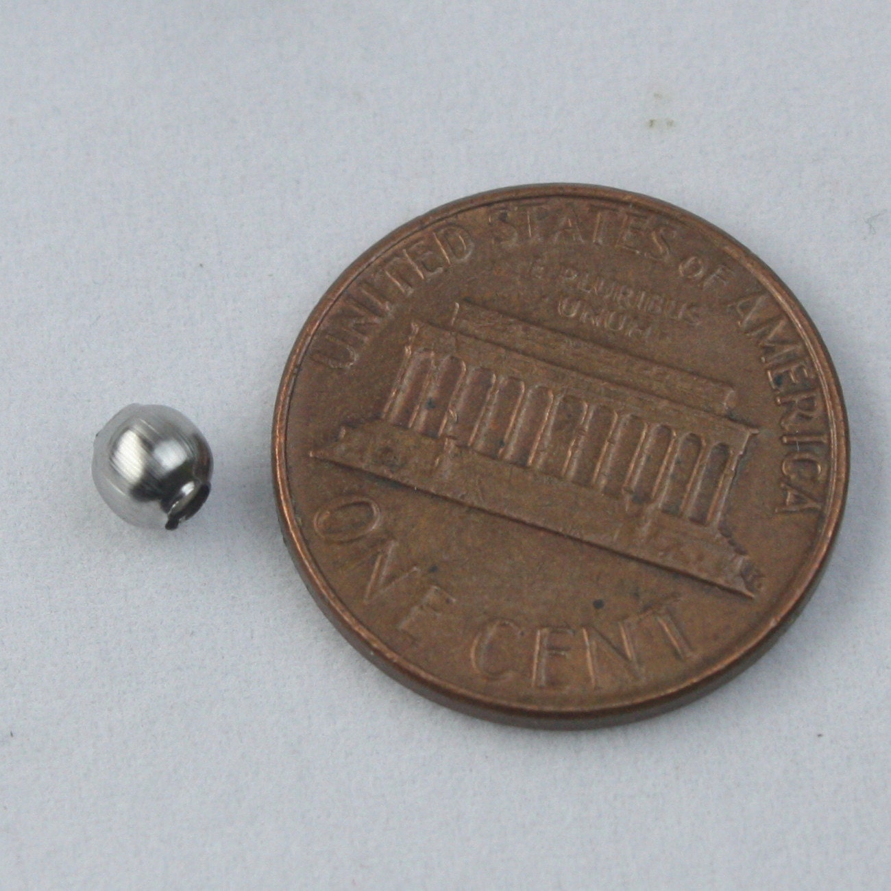 NEW New 50 pcs of Stainless Steel Round Spacer Beads - 4mm