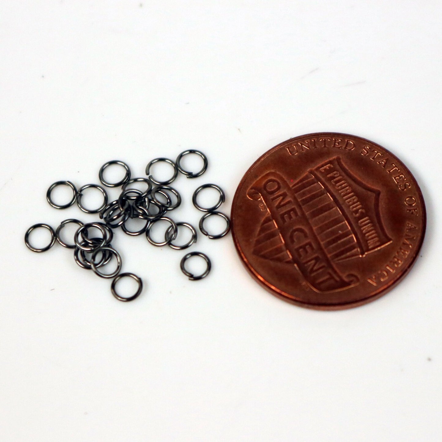 3mm THIN Jump Rings, 200 Gunmetal Jump Rings Jumprings Open 3x0.4mm 26 Gauge 26G Link Connector Open Jump Rings - ship from - 4x3mm