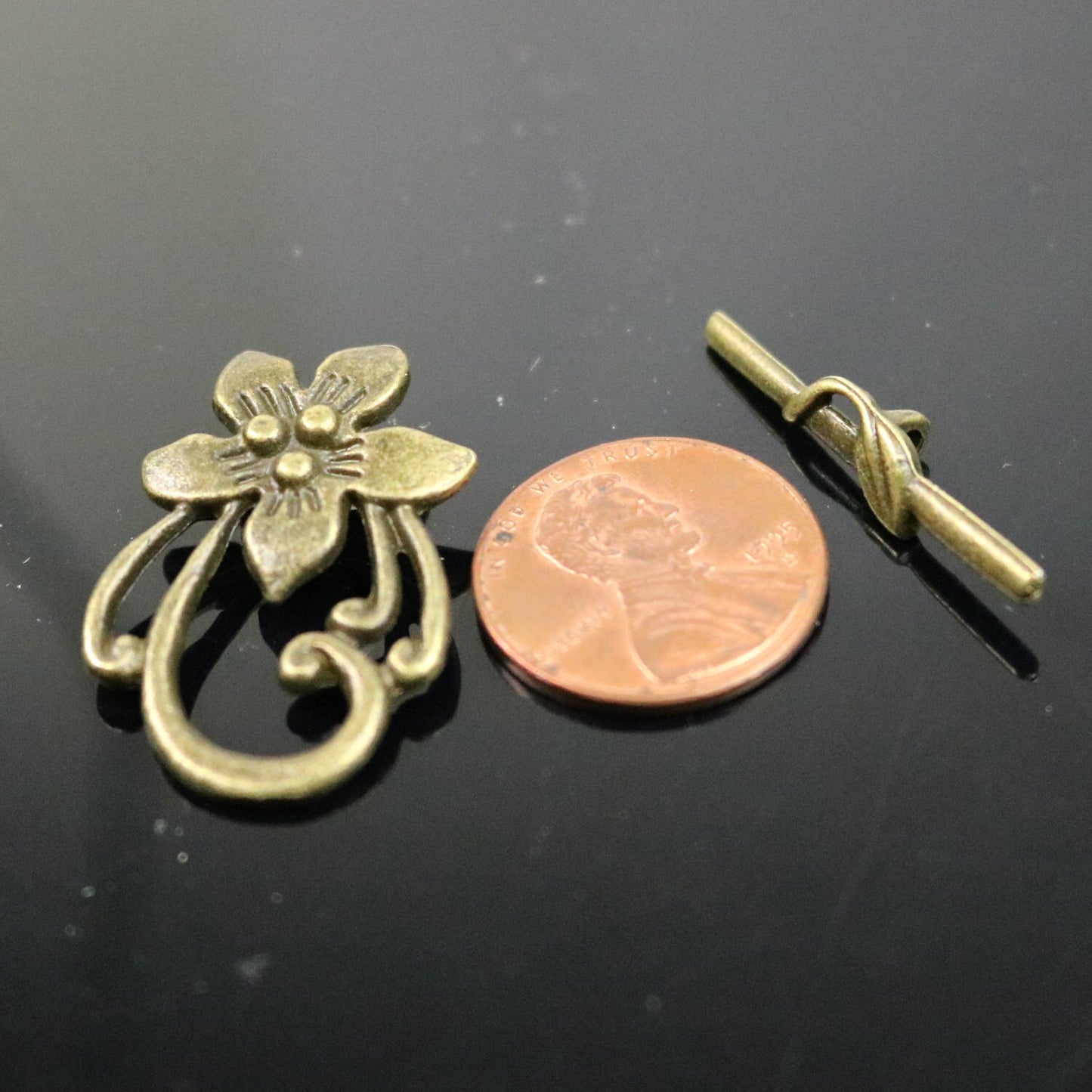10 sets Flower Toggle - Antique Brass Flower Sturdy Toggle Clasps Necklace Clasp