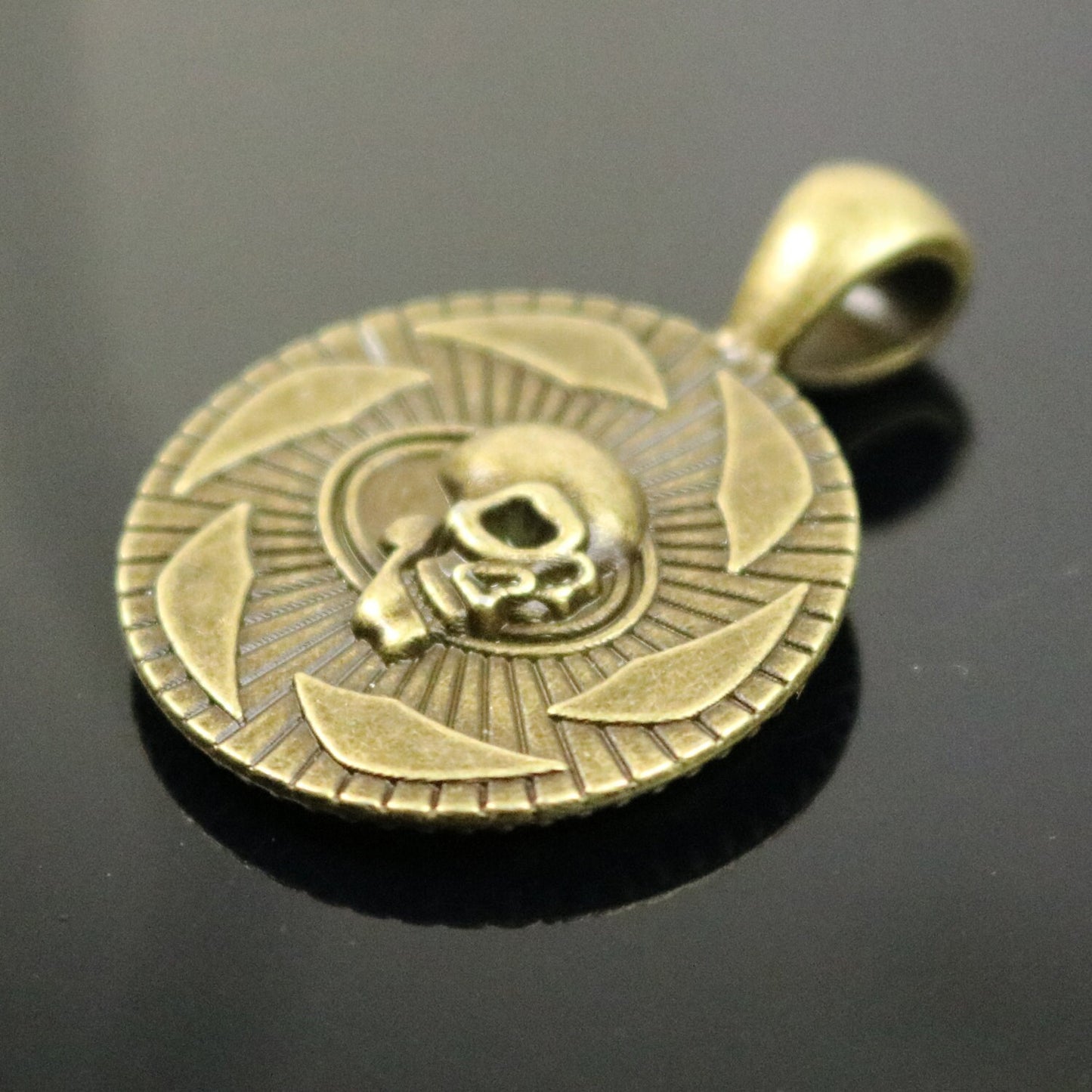 Pendant SKULL Bezels with GLASS Magnifying Domes Cabochon - 5 sets 10 pcs - 20mm 13/16 inch Antique Brass Bezel and Circle Glass Cabochon
