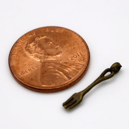 50 pcs Antique Brass Alloy Charm, Fork Charm, Dangle, Pendant - 17x3mm, Antique Bronze - MC185