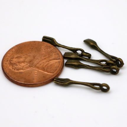 50 pcs Antique Brass Alloy Charm, Fork Charm, Dangle, Pendant - 17x3mm, Antique Bronze - MC185