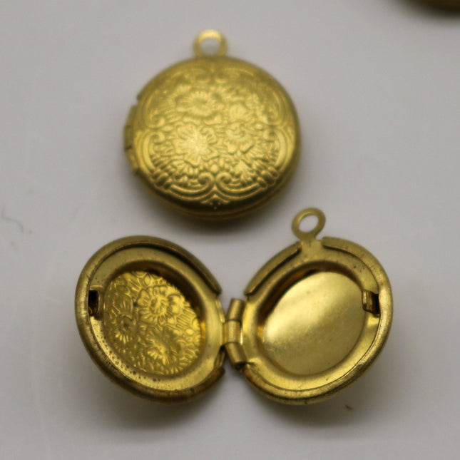 Raw BRASS Filigree Locket Round Pendant Charm Dangle - 15x19mm - Brass Locket Pendant Charm - D44