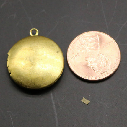 Raw BRASS Filigree Locket PLAIN ROUNd Pendant Charm Dangle - 20x23mm - Brass Locket Pendant Charm - D10