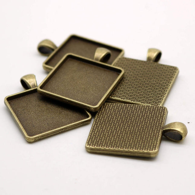5 Pcs of SQUARE Antique Brass Bezel - for 25mmX25mm GLASS Magnifying Domes Cabochon - Pendant Blank Bezel . for Cabochon, Photo Jewelry