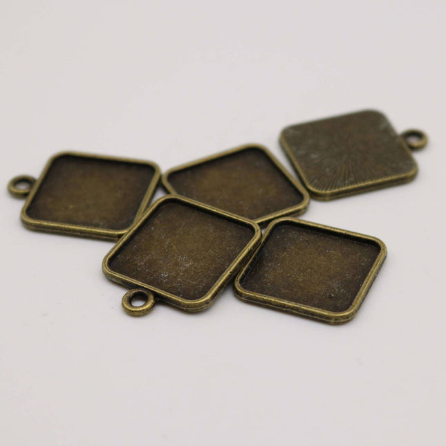 10 Pcs of SQUARE Antique Brass Bezel - for 15mmX15mm GLASS Magnifying Domes Cabochon - Pendant Blank Bezel . for Cabochon, Photo Jewelry