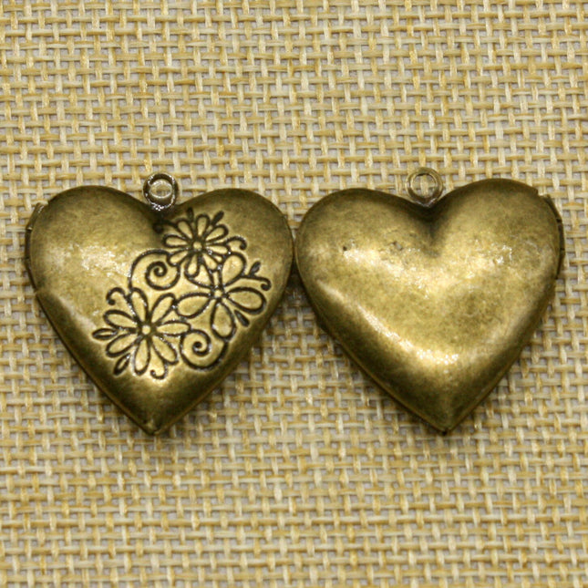 Antique Brass Heart Locket Pendant Charm - 26x26mm 7mm thickness - A18