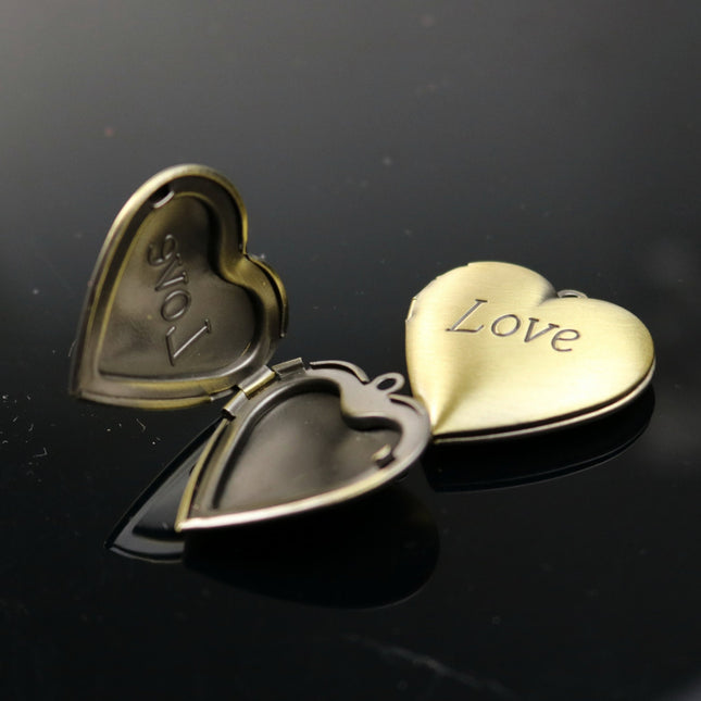 1/5 pcs heart Locket Antique Brass LOVE Heart Locket Charm Pendant photo locket - 29x29mm 7mm thickness AE027
