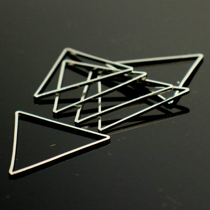 15 pcs Antique Silver Rhodium Plated Triangle Links - 29mm x 1.0mm thickness -  Linking Connector Closed Jump Rings