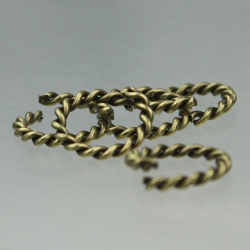20 pcs of Antique Brass Twisted Wire jumpring 14mm round - 1.6mm thickness