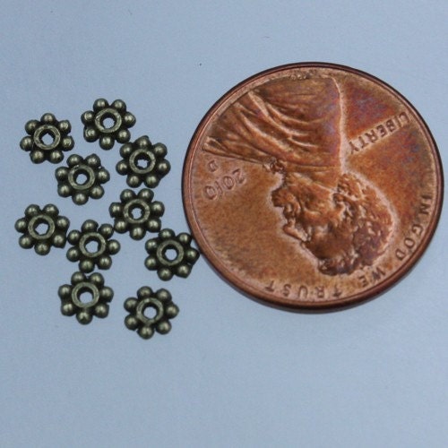 300 pcs - Antique Brass Finished Daisy Flower Spacer Beads - 5mm