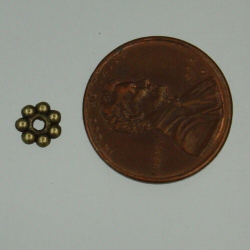 200 pcs - Antique Brass Finished Daisy Flower Spacer Beads - 6mm