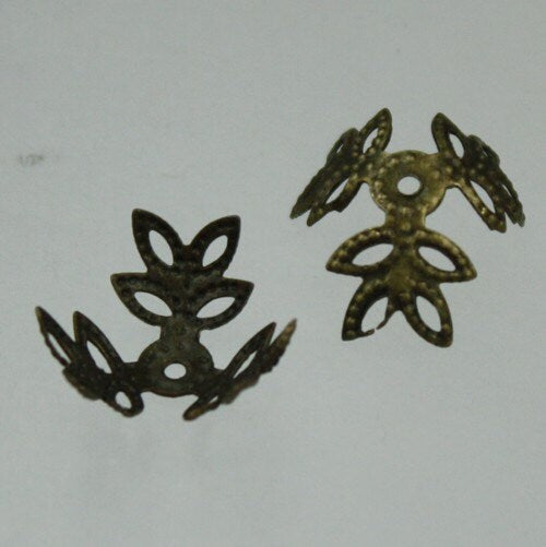 50 pcs of Antiqued brass three leaves filigree bead cap 16mm