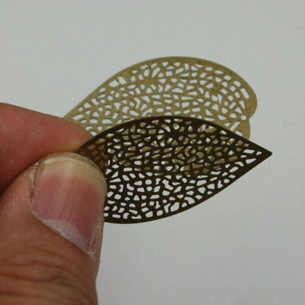 20 pcs of antiqued Brass finished filigree leaf focal dangle drop - 36X24mm