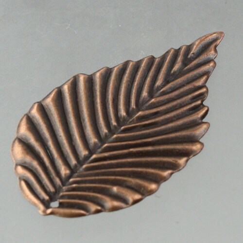 20 pcs of Antique Copper Metal Leaf Dangle Drop Pendant - 40x24mm
