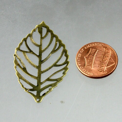 Holiday Sale 20 pcs of Antique Brass Finished Leaf Dangle Pendant Drop -  44x26mm