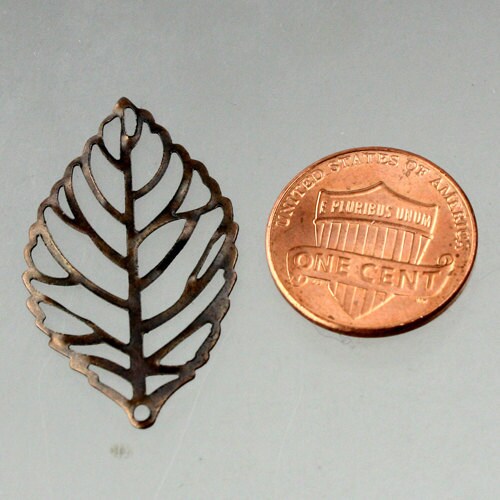 20 pcs of Antique Copper Finished Leaf Dangle Pendant Drop -  34x20mm